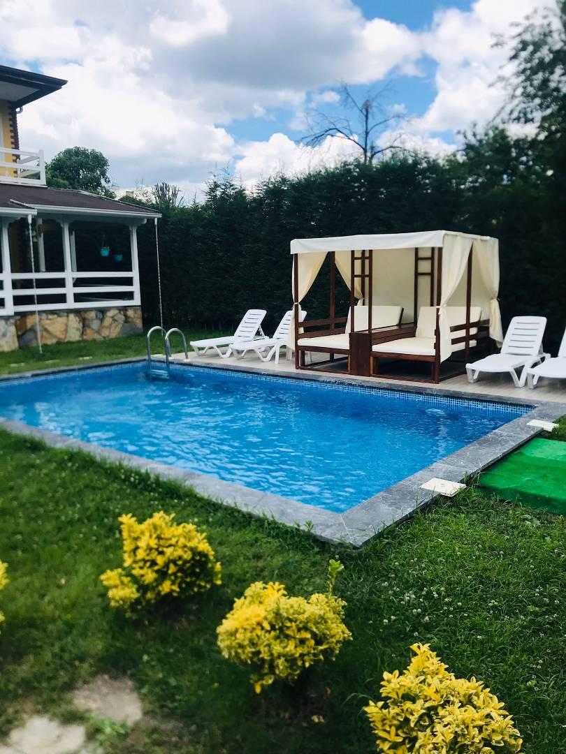 Sapanca'da Yemyeşil Bahçe İçerisinde, Özel Havuzlu, Kiralık Villa-15944