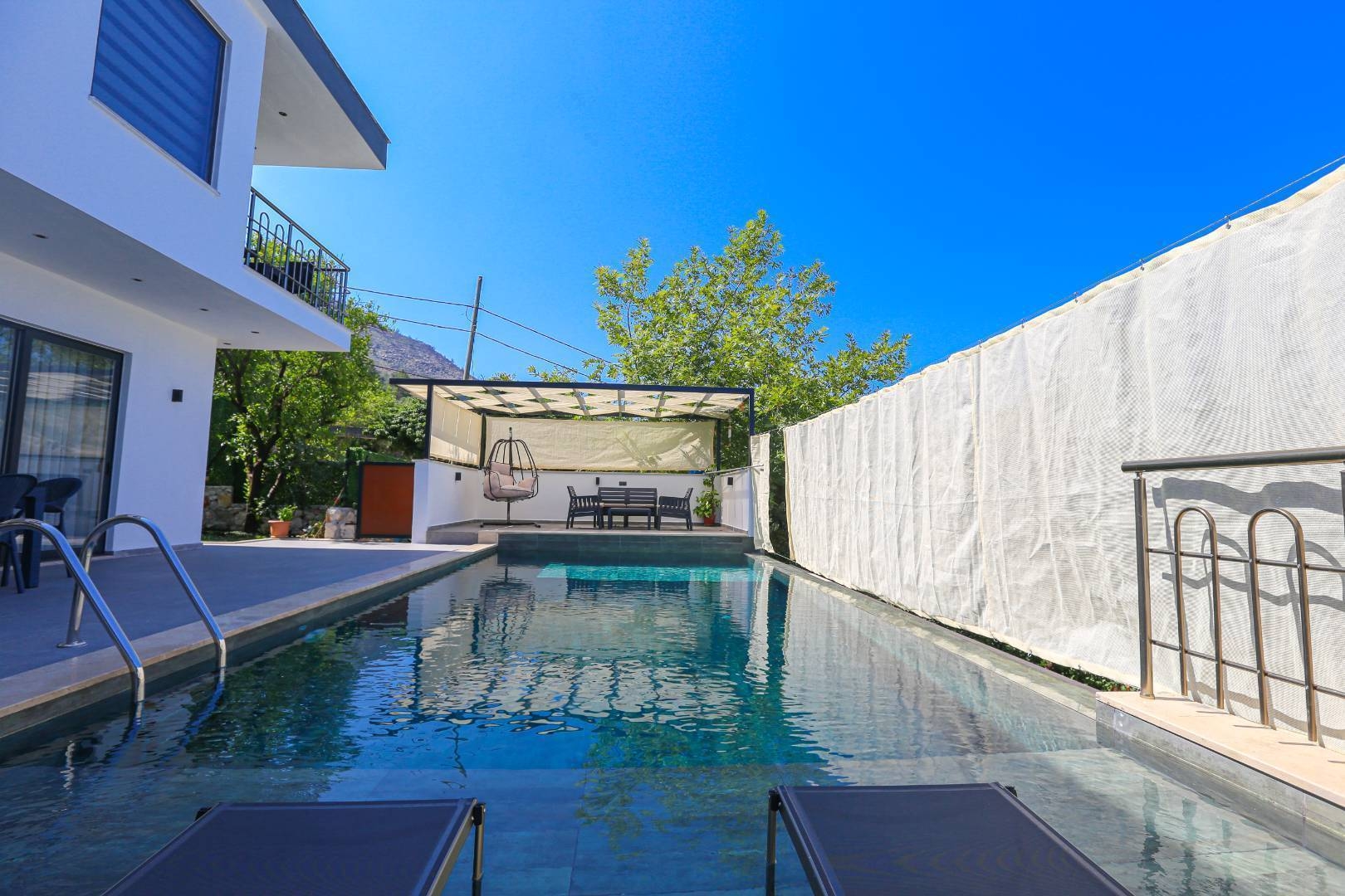 Kaş Üzümlü'de Özel Havuzlu, Jakuzili, 5 Kişilik, Kiralık Villa