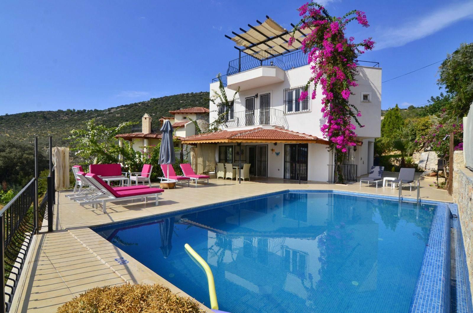 Kaş Kalkan'da Deniz Manzaralı, 8 Kişilik, Muhafazakar Villa-25789