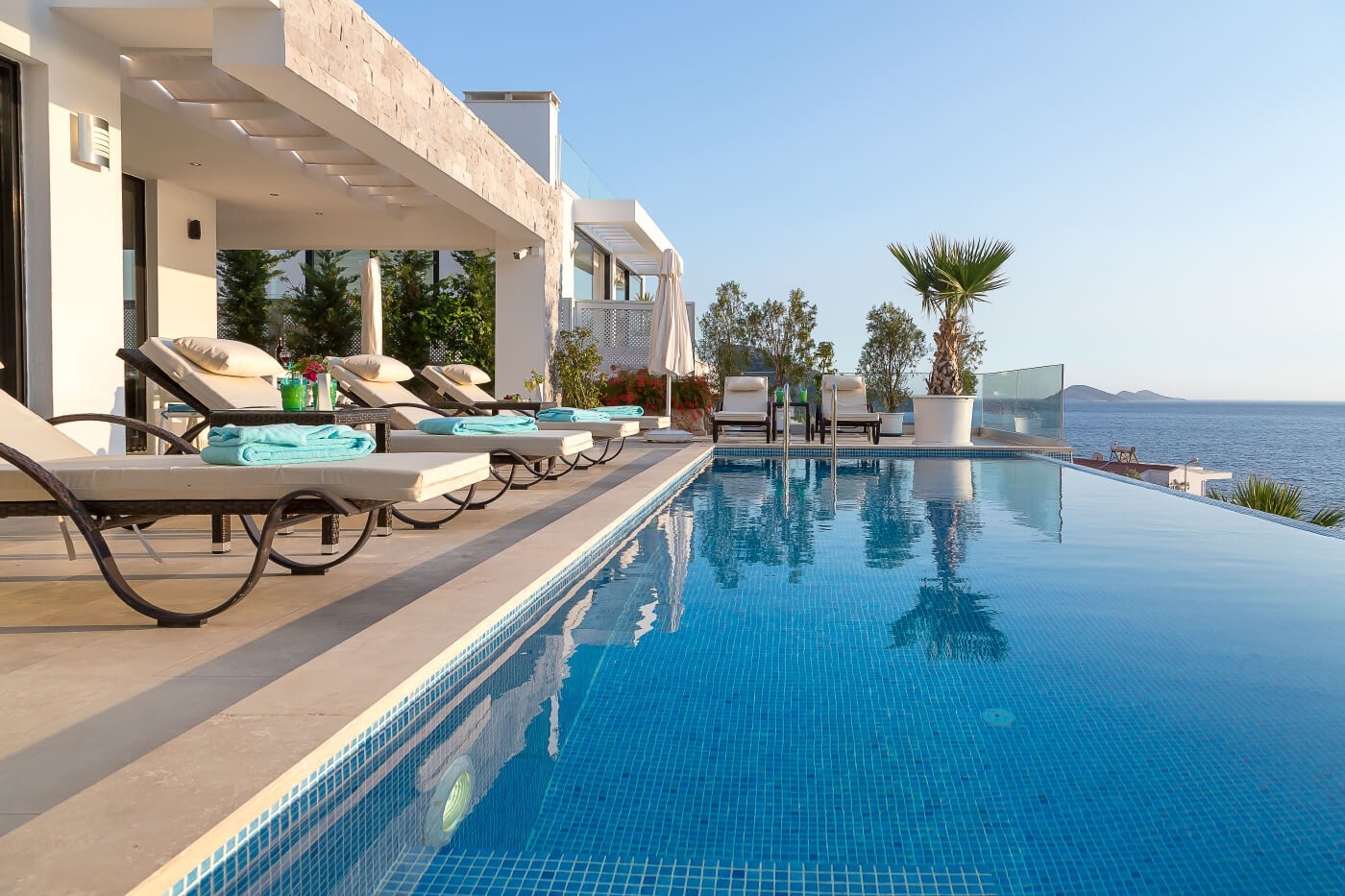 Kalkan'da Plaja Yürüme Mesafesinde, Özel Havuzlu, Manzaralı Villa