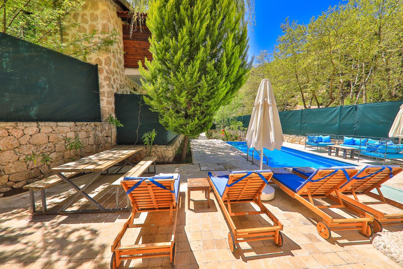 Kaş Sarıbelen'de Muhteşem Doğada, Isıtmalı Havuzlu, Taş Villa-13423