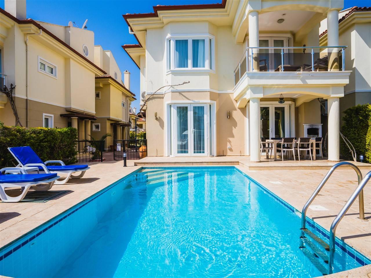 Fethiye'de Çalış Plajı'na Sıfır, Özel Havuzlu, Kiralık Villa-29571