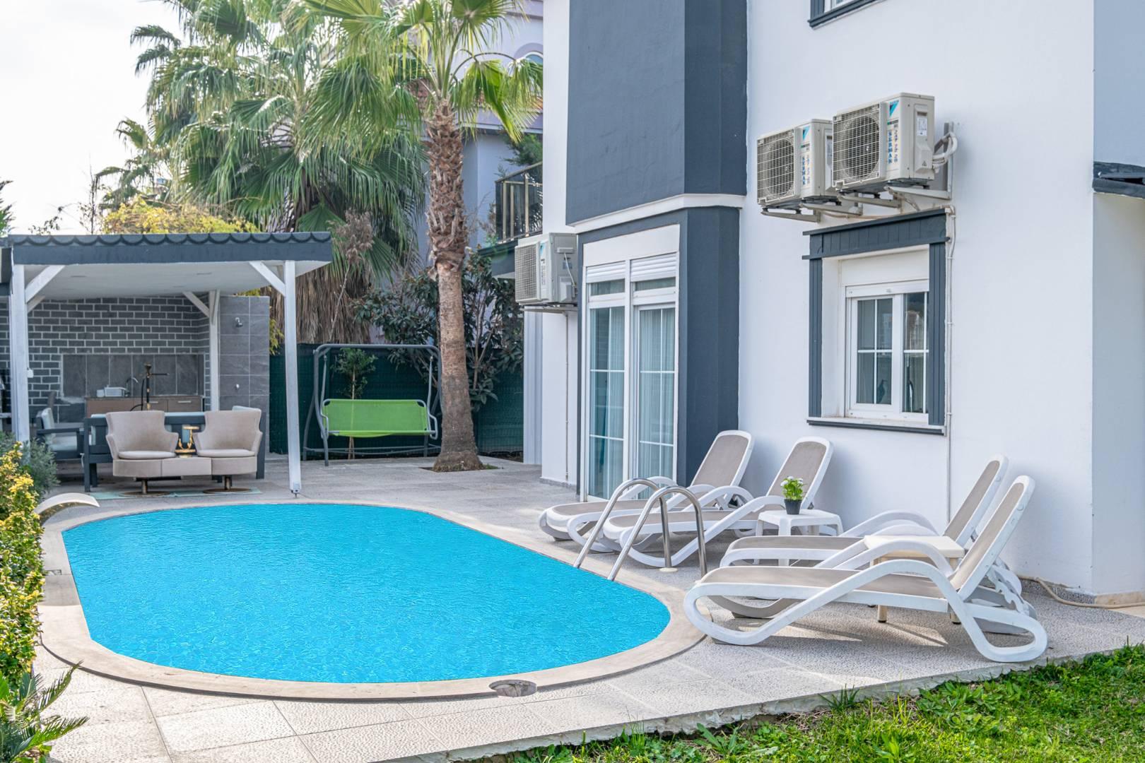 Serik Kadriye'de Konforlu Tasarıma Sahip, Özel Havuzlu, Şık Villa-30020