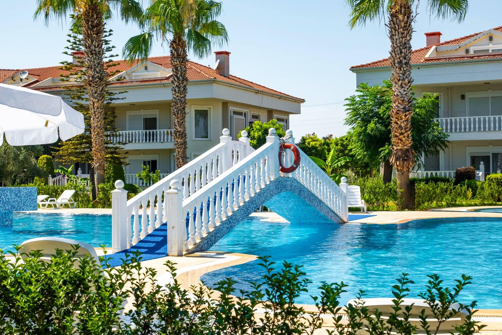 Serik Kadriye'de Geniş Yeşil Alana Sahip, Ortak Havuzlu, 2+1 Ev-15365