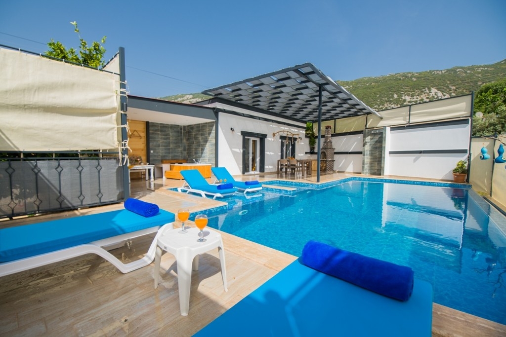 Kalkan İslamlar'da Doğa Manzaralı, Özel Havuzlu, Jakuzili Villa