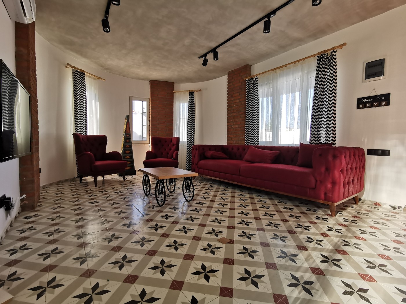 Serik Kadriye'de Ferah Tasarımlı, Yetişkin ve Çocuk Havuzlu, 3+1 Villa