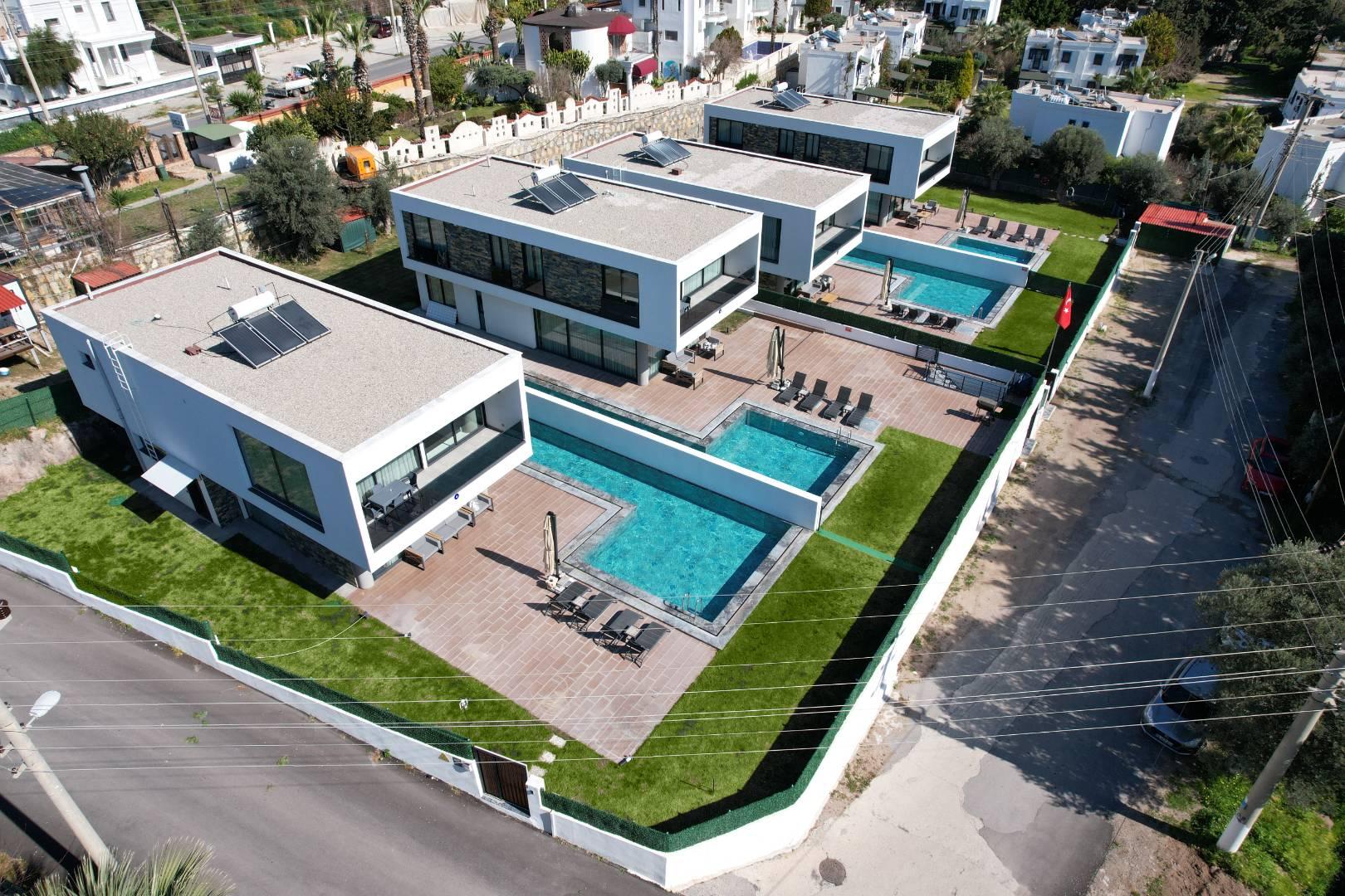 Bodrum Akyarlar'da Geniş Bahçe İçerisinde, Özel Havuzlu, Modern Villa-37408