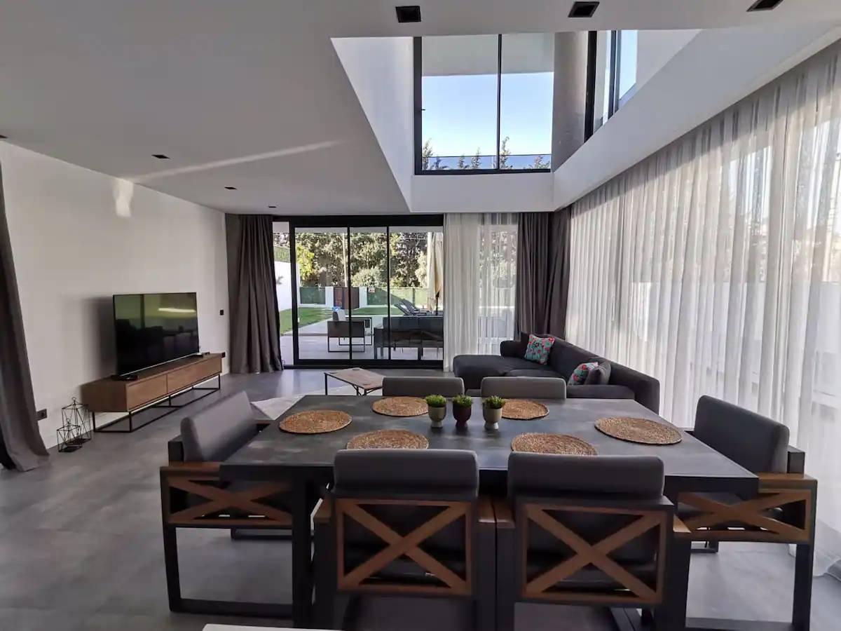 Bodrum Akyarlar'da Denize Yakın Konumda, Özel Havuzlu, Bahçeli Villa-37397