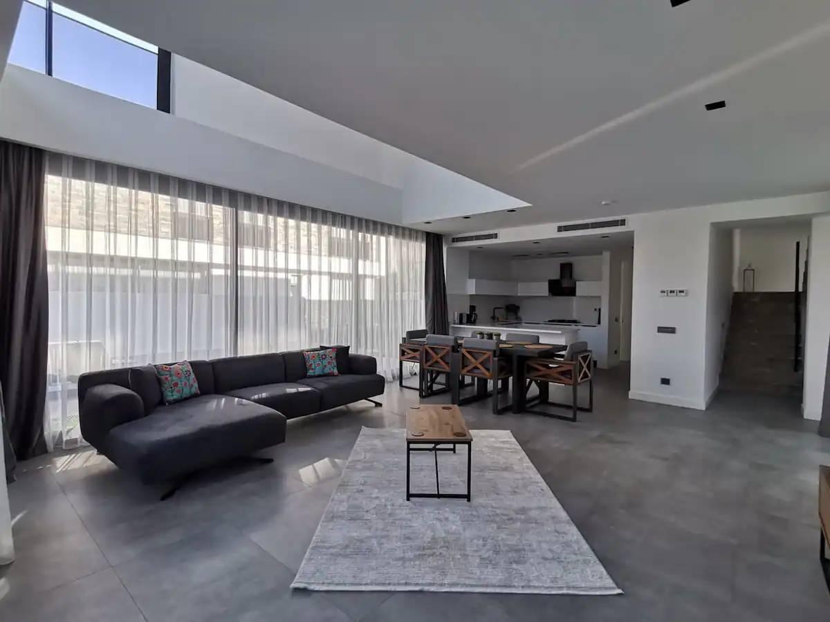 Bodrum Akyarlar'da Denize Yakın Konumda, Özel Havuzlu, Bahçeli Villa-37397