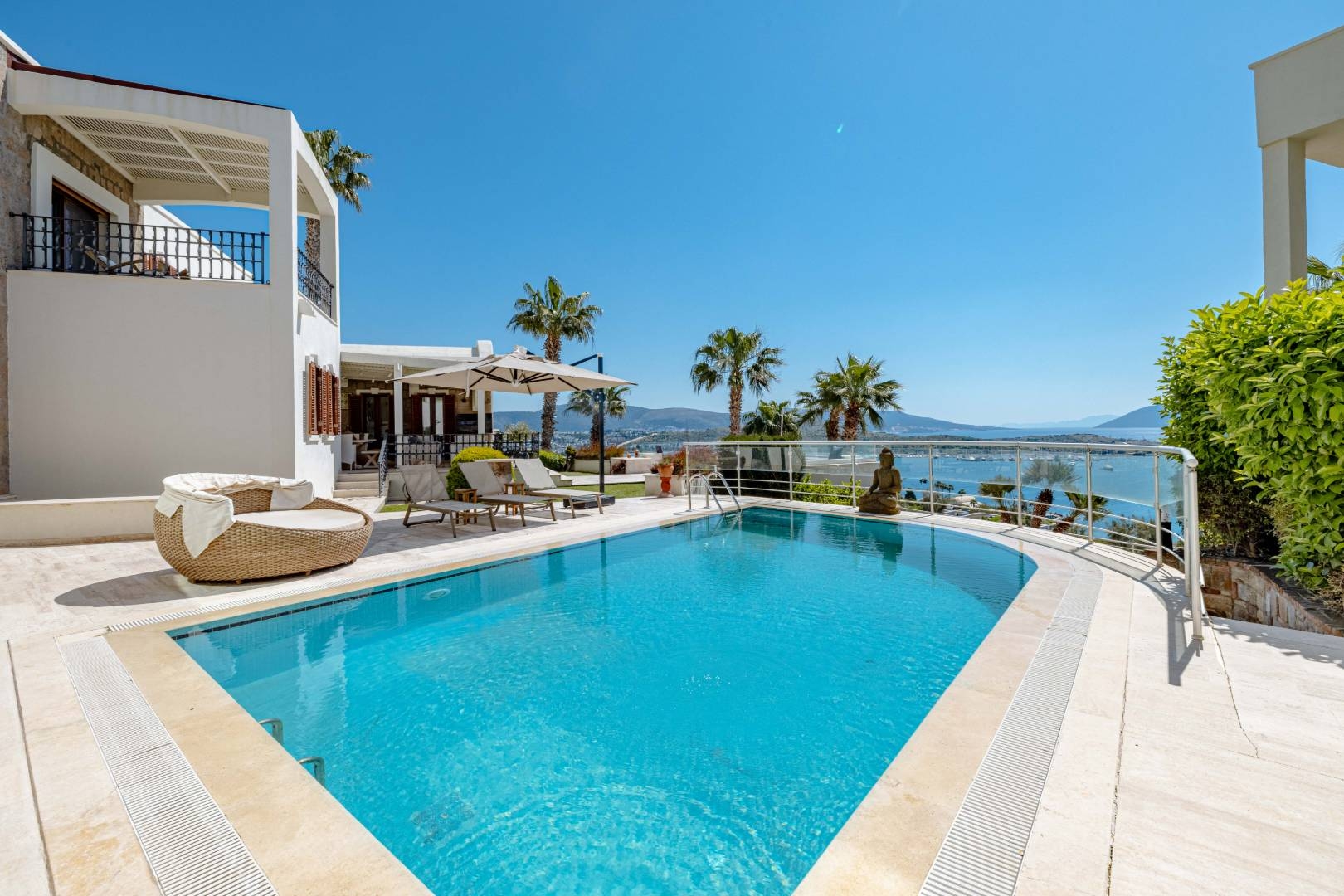 Bodrum Bitez'de Denize Yürüme Mesafesinde, Özel Havuzlu, Lüks Villa