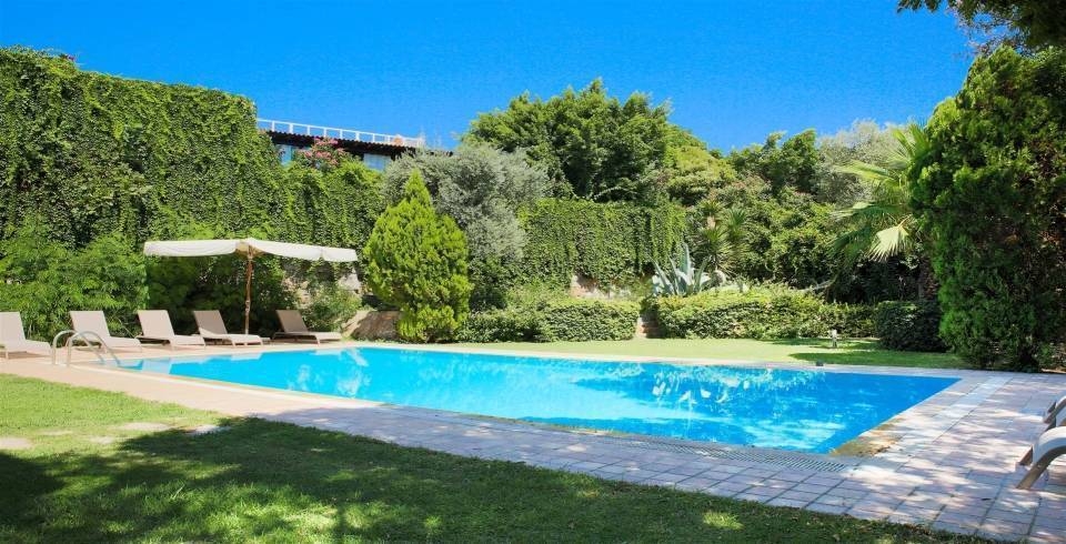 Bodrum Bitez'de Yeşillikler İle Dolu Doğada, Özel Havuzlu, Şık Villa