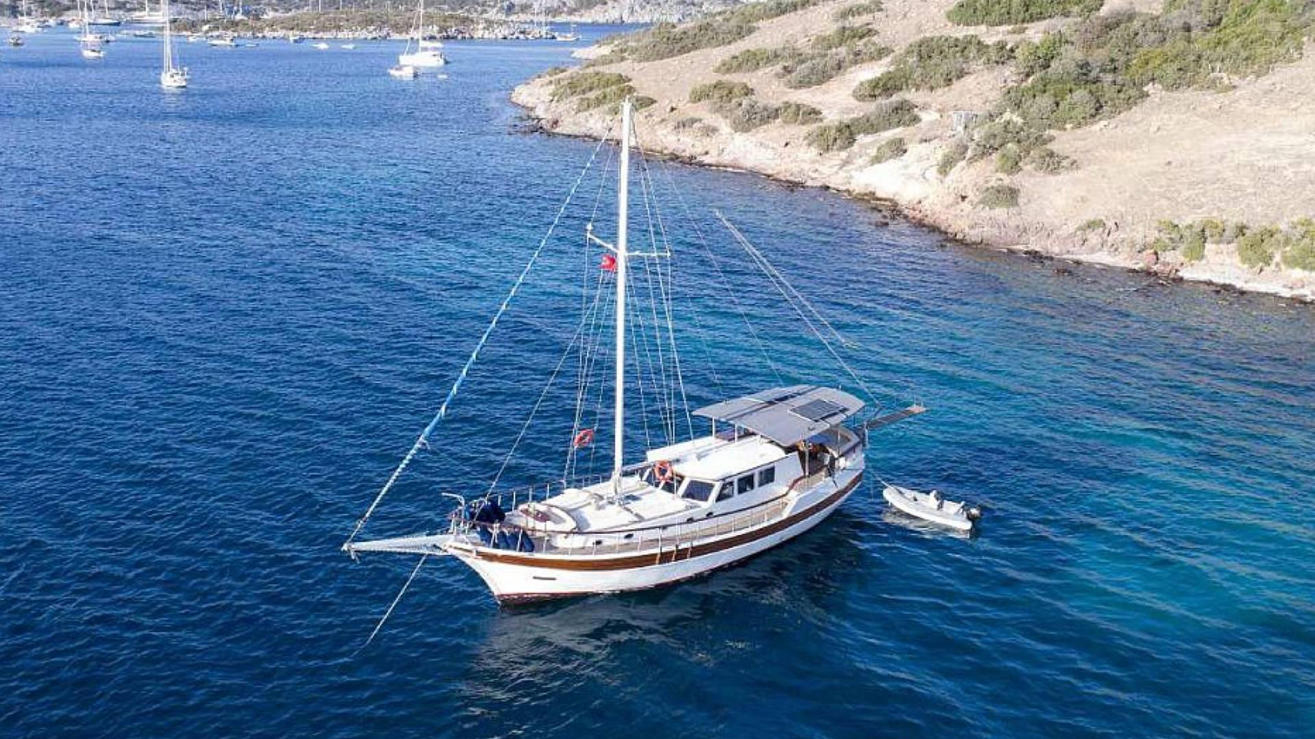 Fethiye Göcek'te Eşsiz Mavilikler İçerisinde, 8 Kişilik, Geniş Gulet-43057