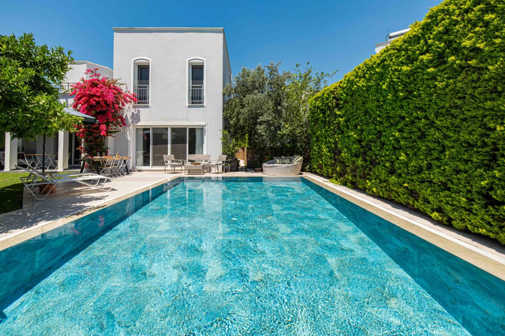 Bodrum Eskiçeşme'de Merkezi Konumda, Özel Havuzlu, Bahçeli Villa-42162