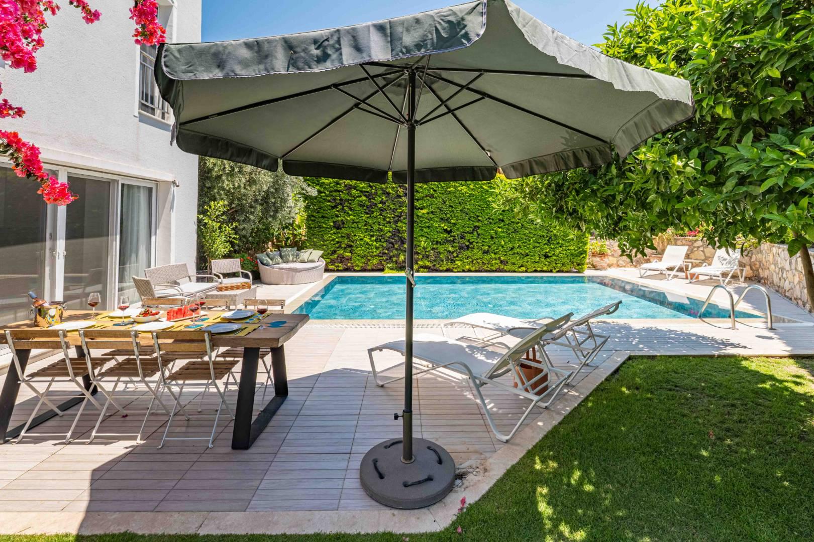 Bodrum Eskiçeşme'de Merkezi Konumda, Özel Havuzlu, Bahçeli Villa-42162