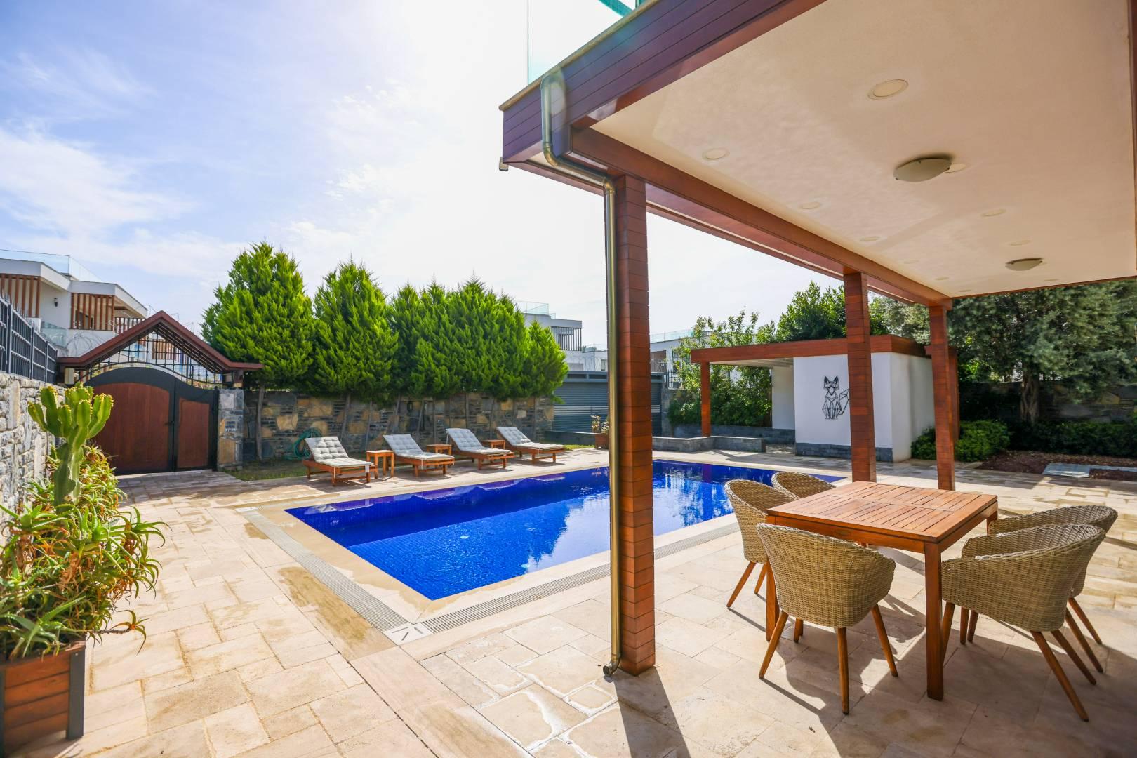 Bodrum Gümbet'te Denize Yürüme Mesafesinde, Özel Havuzlu, Şık Villa-42070