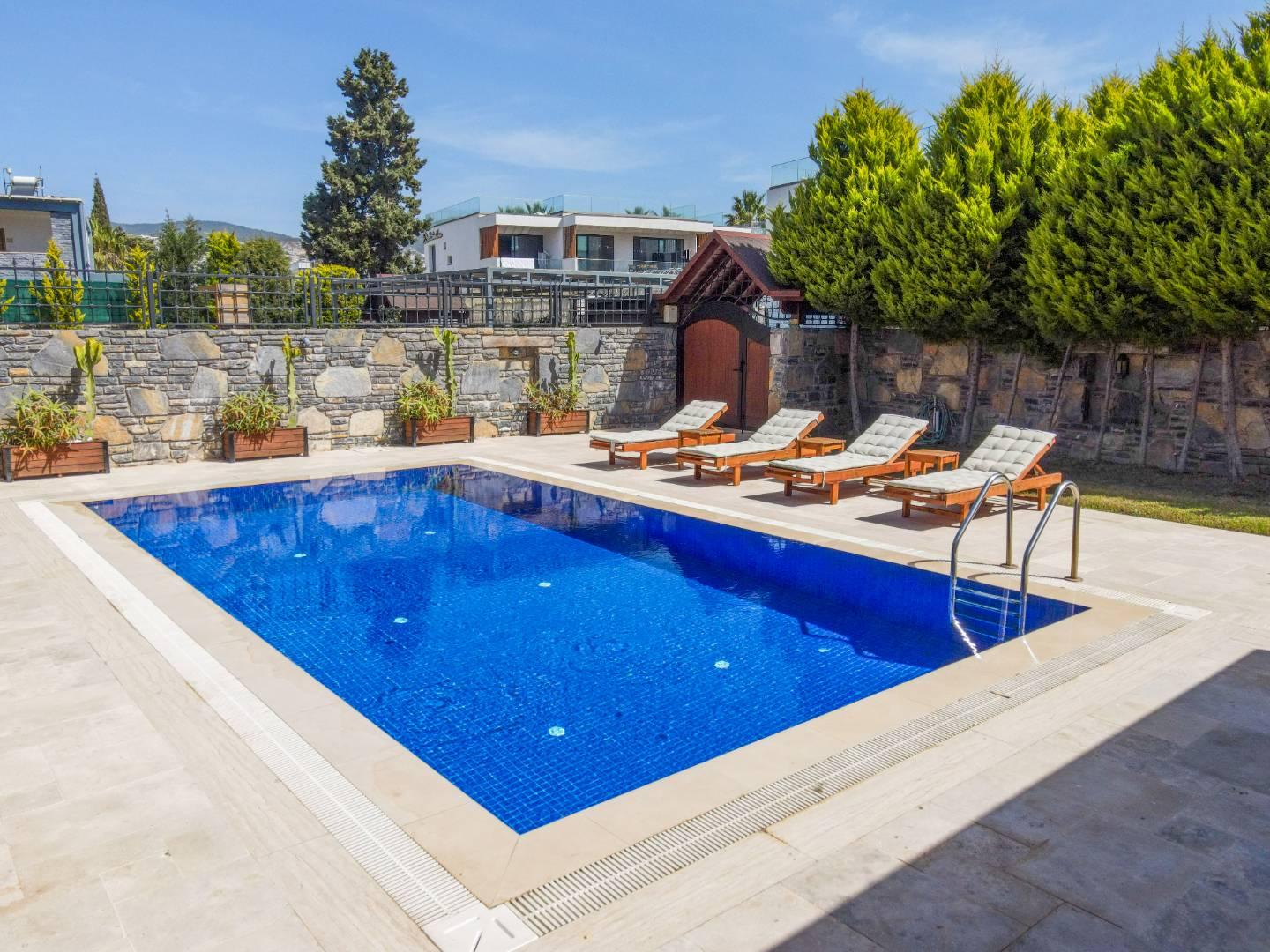 Bodrum Gümbet'te Denize Yürüme Mesafesinde, Özel Havuzlu, Şık Villa-42070