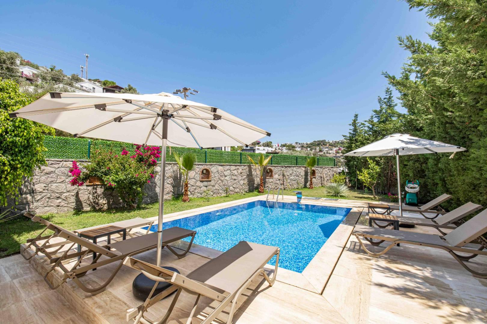 Bodrum Gümüşlük'te Denize Ve Merkeze Yakın, Özel Havuzlu, 3+1 Villa-43118