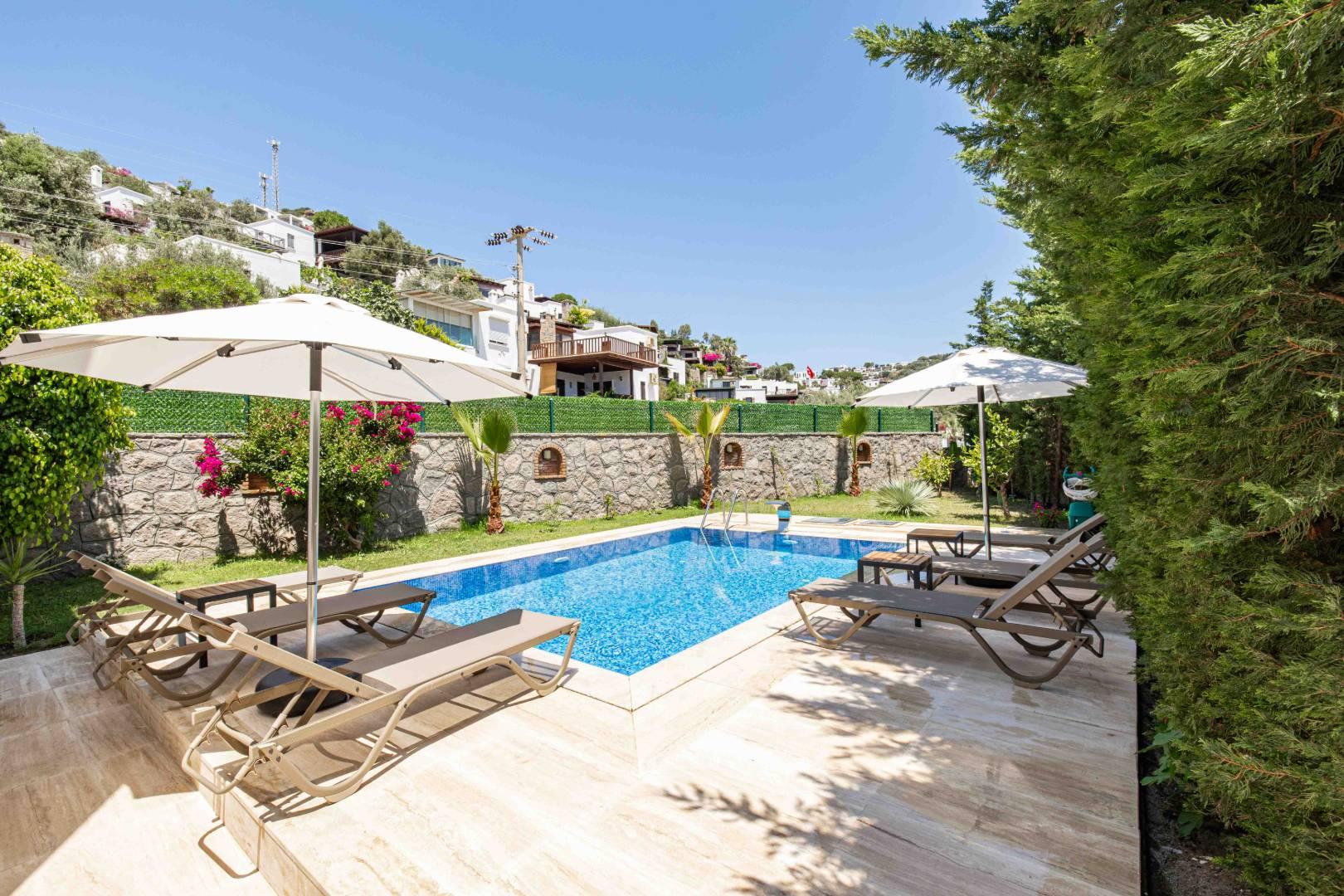 Bodrum Gümüşlük'te Denize Ve Merkeze Yakın, Özel Havuzlu, 3+1 Villa-43118