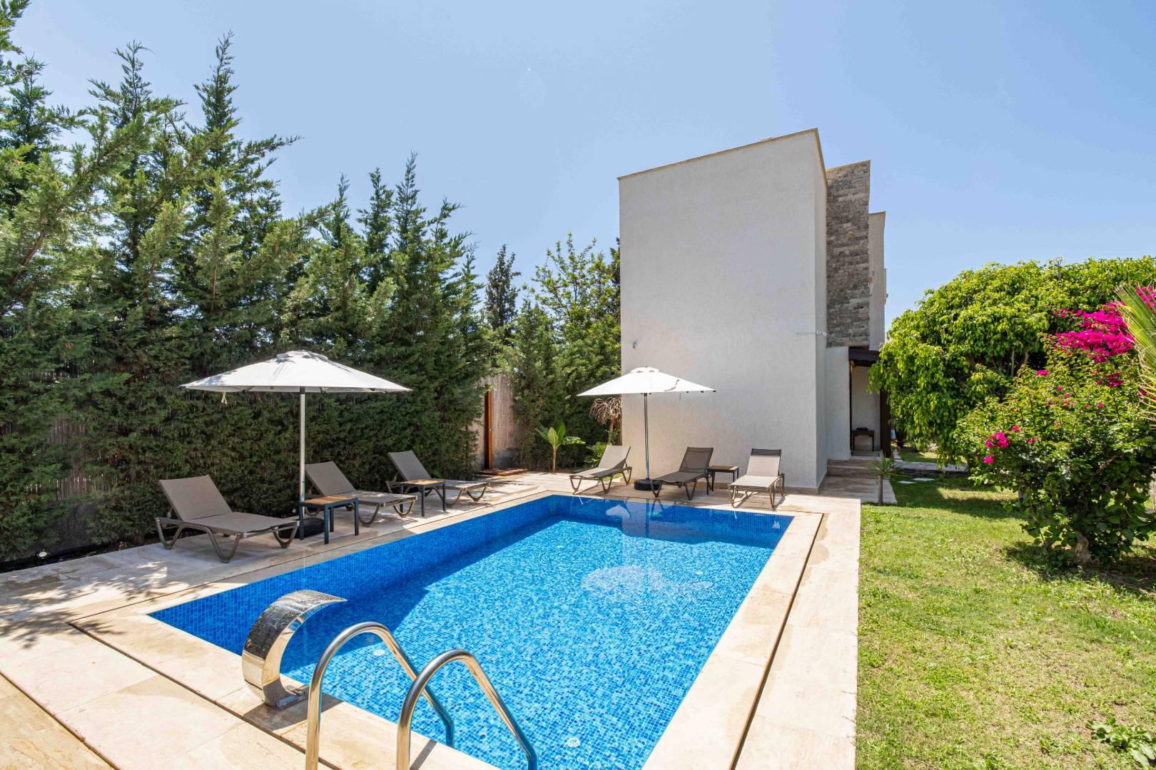 Bodrum Gümüşlük'te Denize Ve Merkeze Yakın, Özel Havuzlu, 3+1 Villa-43118