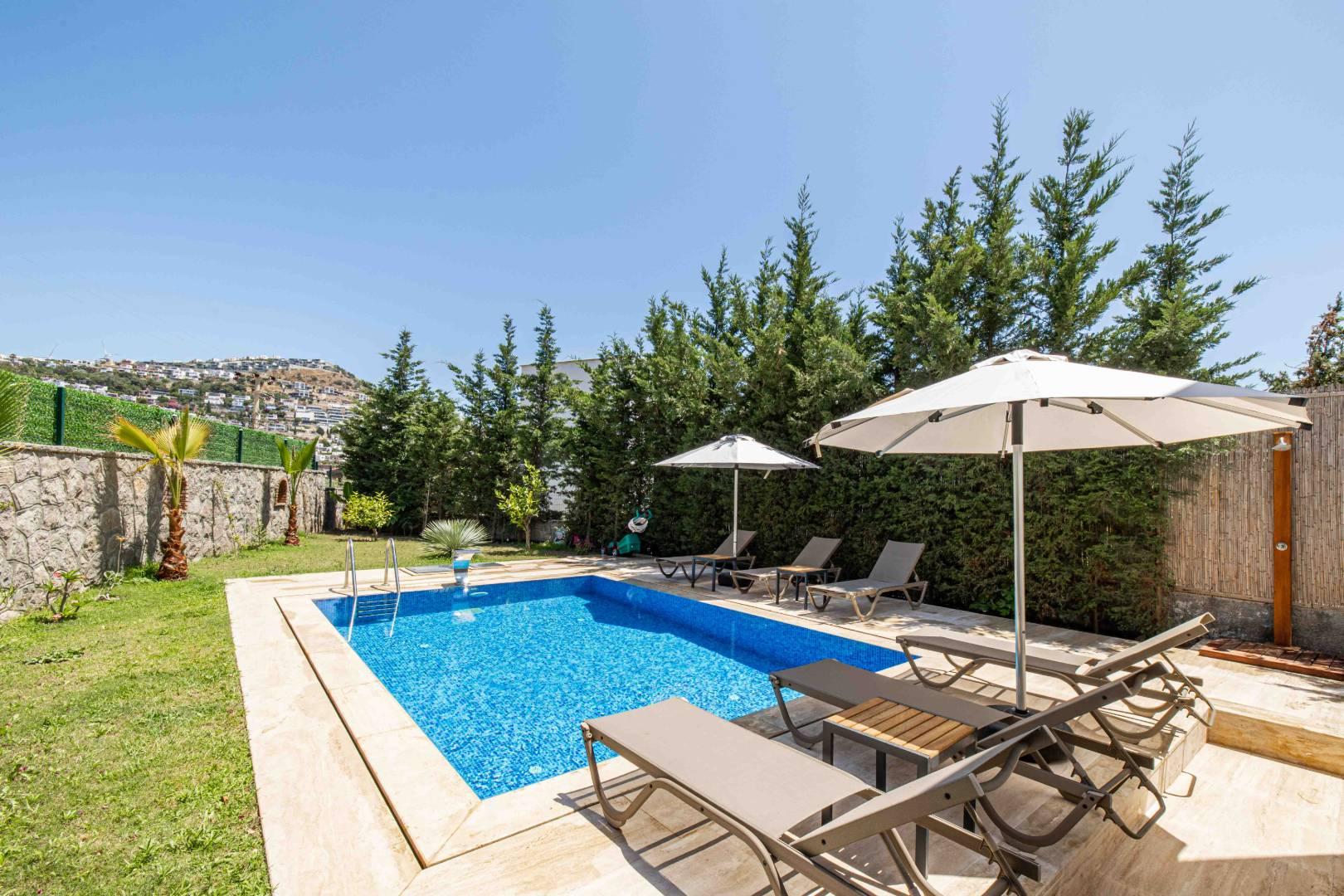 Bodrum Gümüşlük'te Denize Ve Merkeze Yakın, Özel Havuzlu, 3+1 Villa-43118