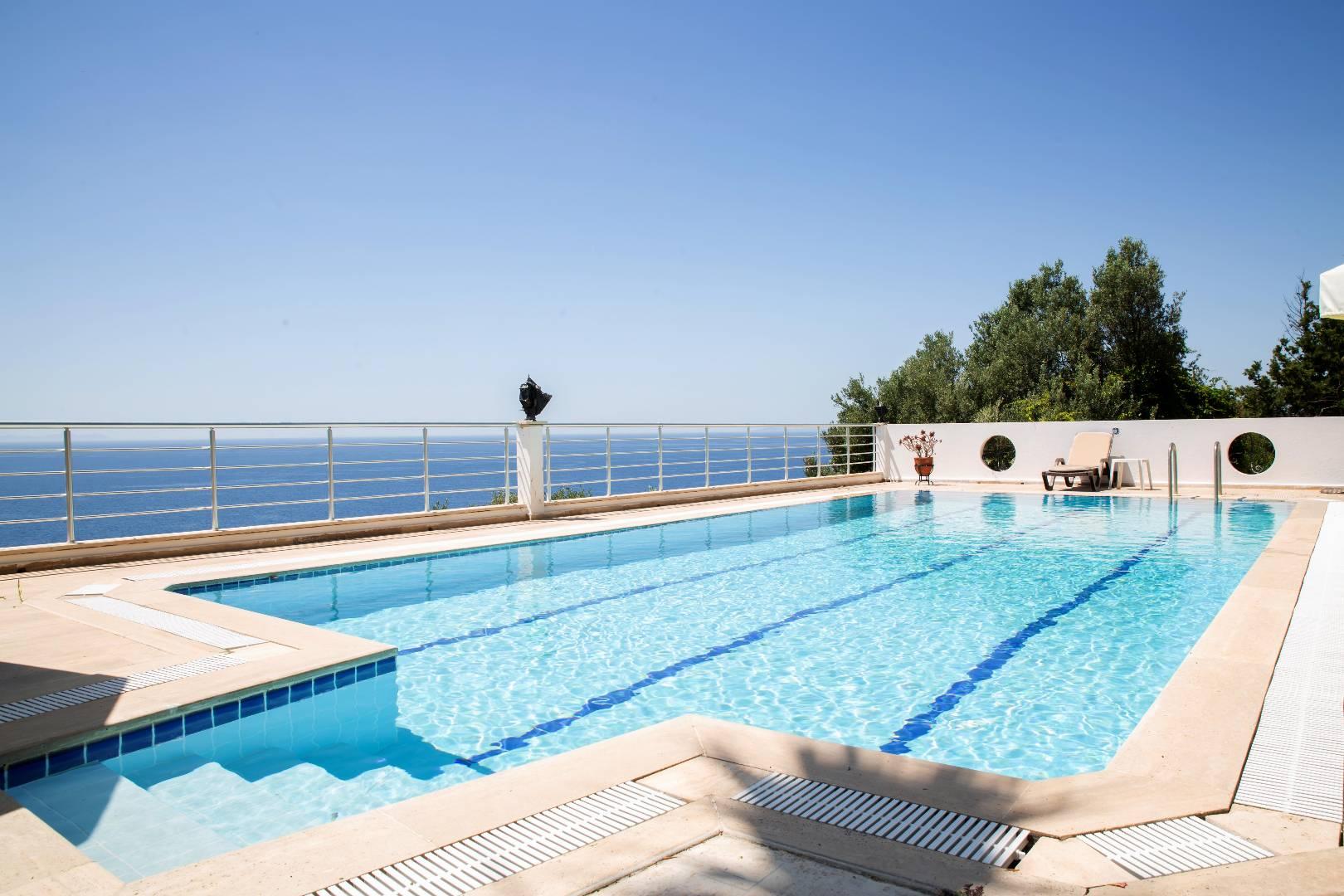 Muğla Bodrum'da Modern Tasarımlı, Özel Havuzlu, Muhafazakar Villa-12905