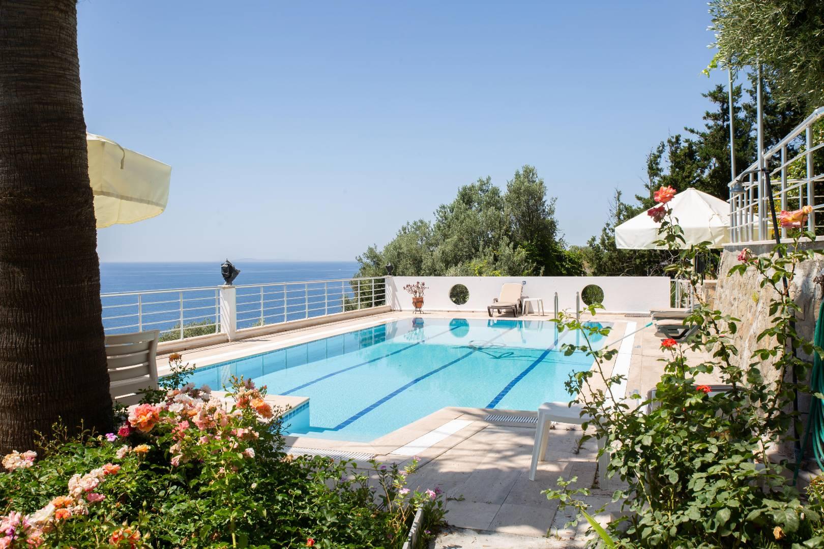 Muğla Bodrum'da Modern Tasarımlı, Özel Havuzlu, Muhafazakar Villa-12905