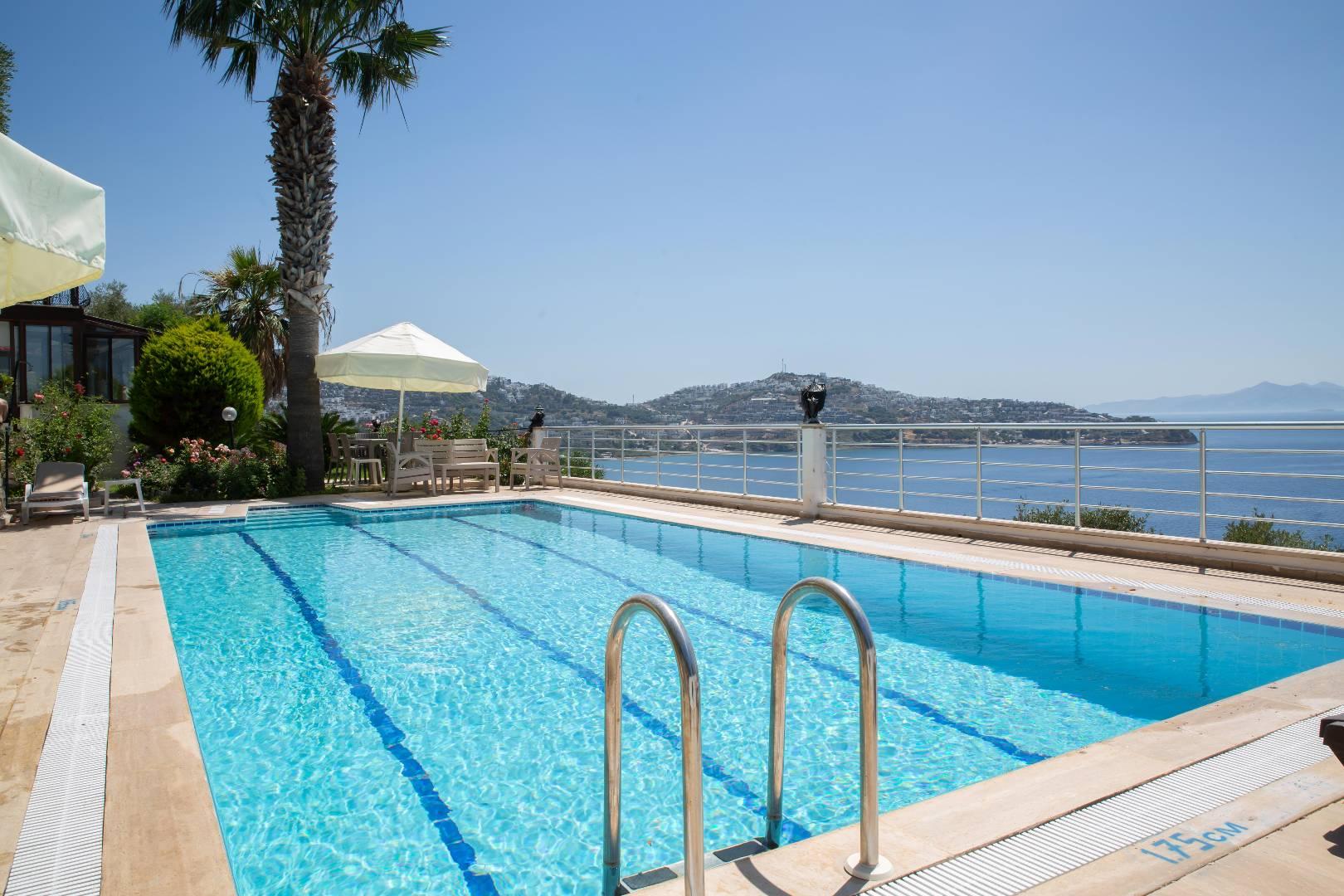 Muğla Bodrum'da Modern Tasarımlı, Özel Havuzlu, Muhafazakar Villa-12905