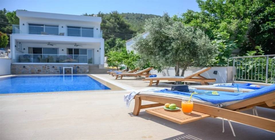 Bodrum Güvercinlik'te Göz Alıcı Manzaralı, Özel Havuzlu, Lüks Villa