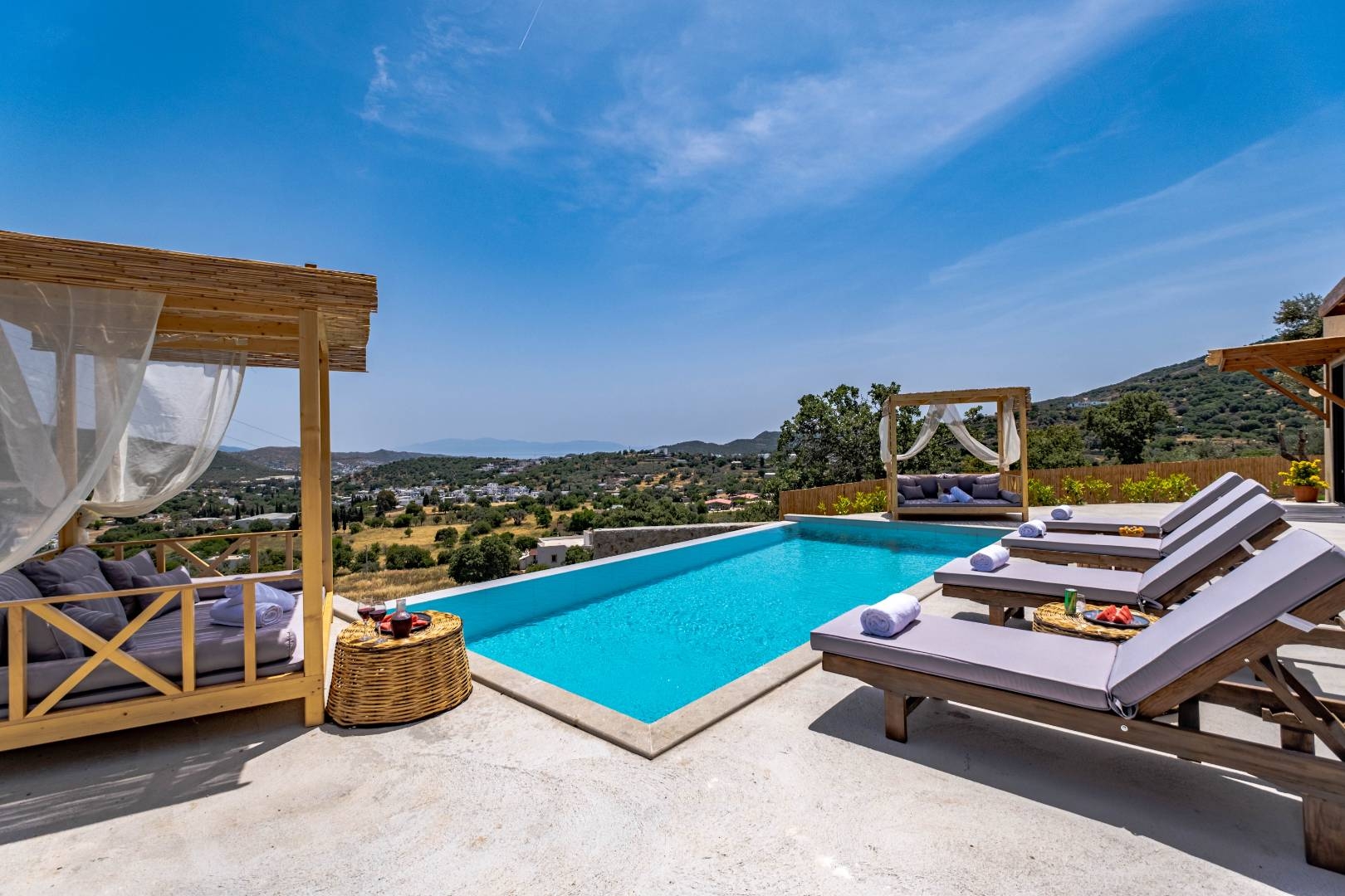 Bodrum Yakaköy'de Eşsiz Doğa Manzaralı, Özel Havuzlu, Lüks Villa