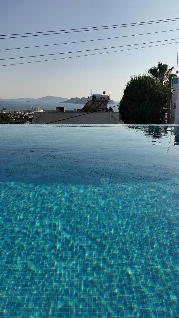 Bodrum Peksimet'te Enfes Deniz Manzaralı, Özel Havuzlu, Şık Villa