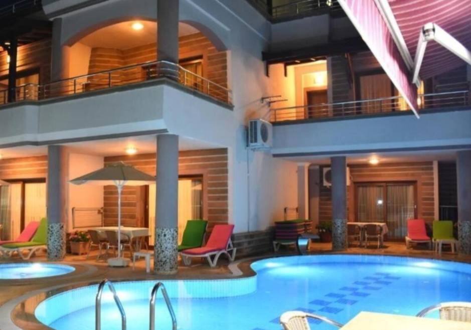 Muğla Bodrum'da Denize Yakın Konumda, Ortak Havuzlu, 2+1 Suit