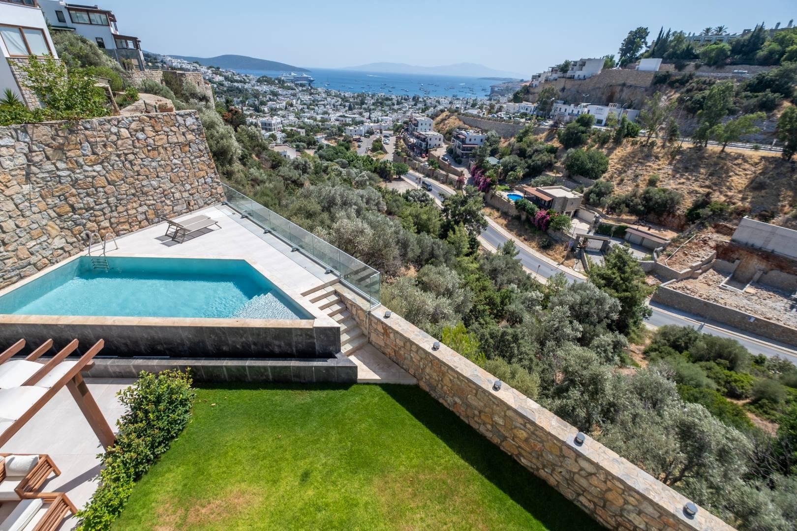 Bodrum Umurca'da Merkezi Konumda, Özel Havuzlu, 7 Kişilik Villa-41015