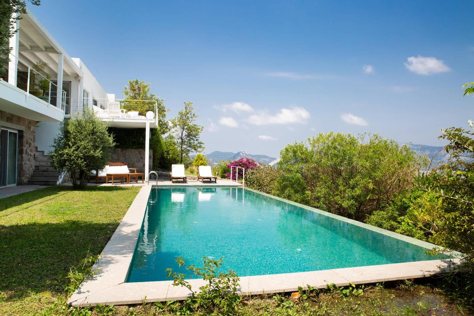 Muğla Bodrum'da Muhteşem Manzaralı, Özel Havuzlu, Konforlu Villa -37866