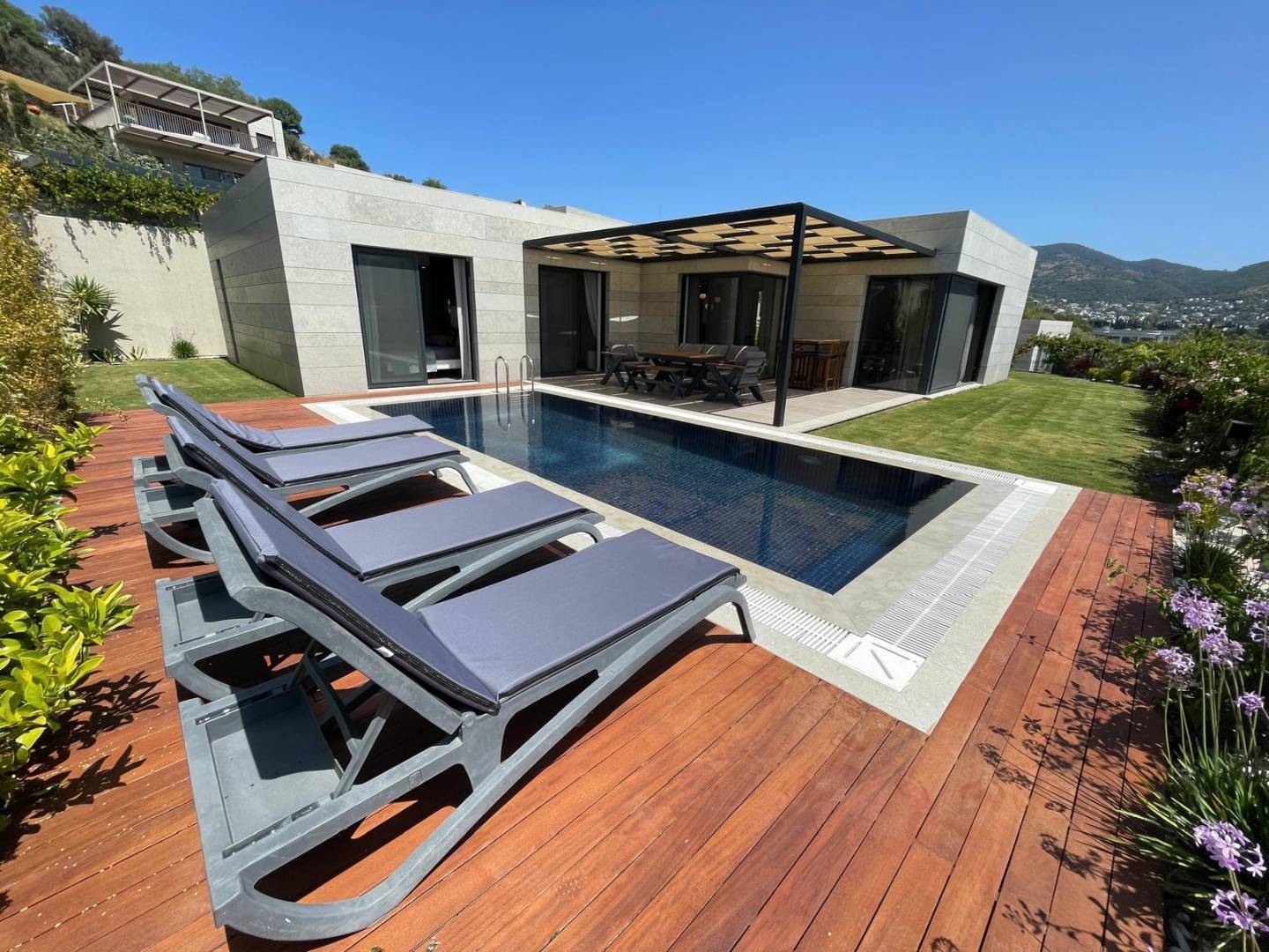 Muğla Bodrum'da Enfes Deniz Manzaralı, Özel Havuzlu, Modern Villa