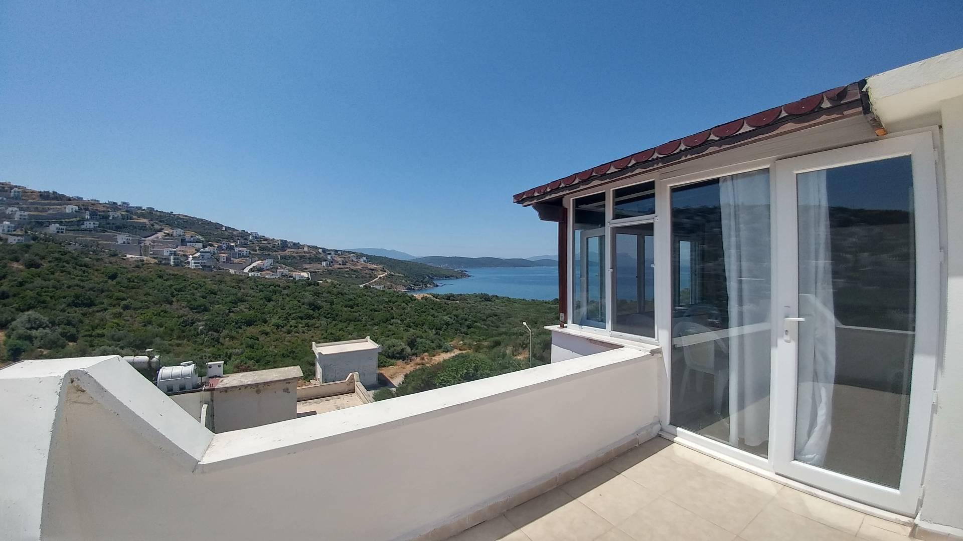 Muğla Milas'ta Özel Plajlı, Deniz Manzaralı, Bahçeli, 4+1 Villa-13276