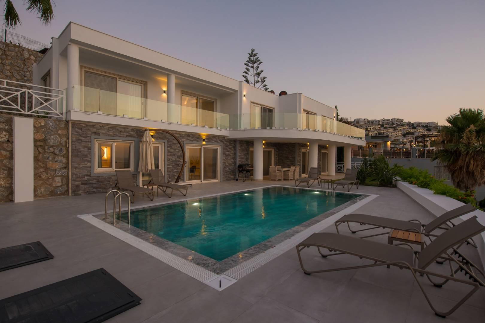 Bodrum Bölgesinde Denize Sıfır, Ailelere Uygun, Özel Havuzlu Villa-34913