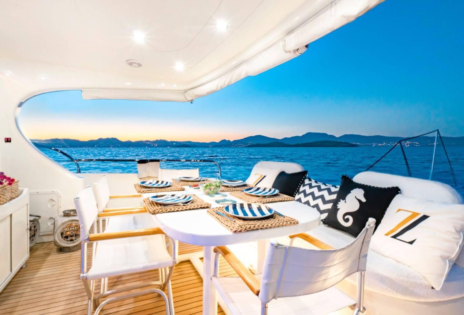 Bodrum'da Mavinin Her Tonunu Hissedeceğiniz, Lüks Motoryat