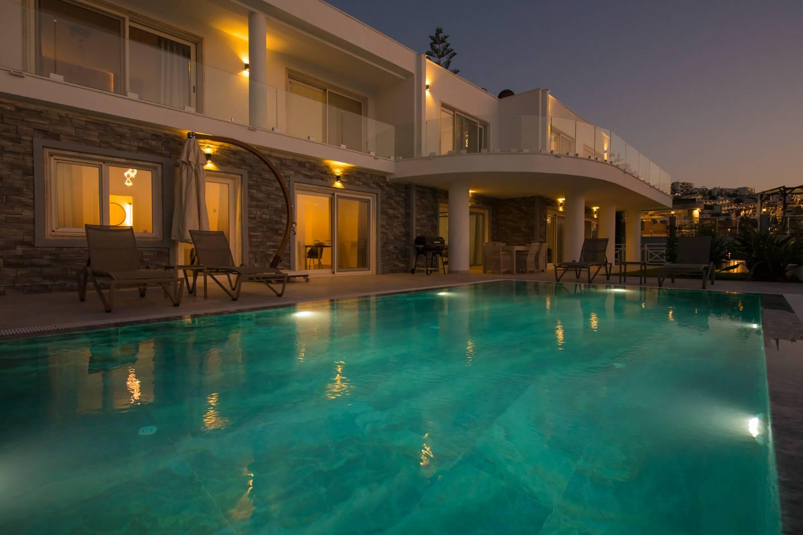 Muğla Bodrum Bölgesinde Doğa Manzaralı, Özel Havuzlu, 12 Kişilik Villa-34915