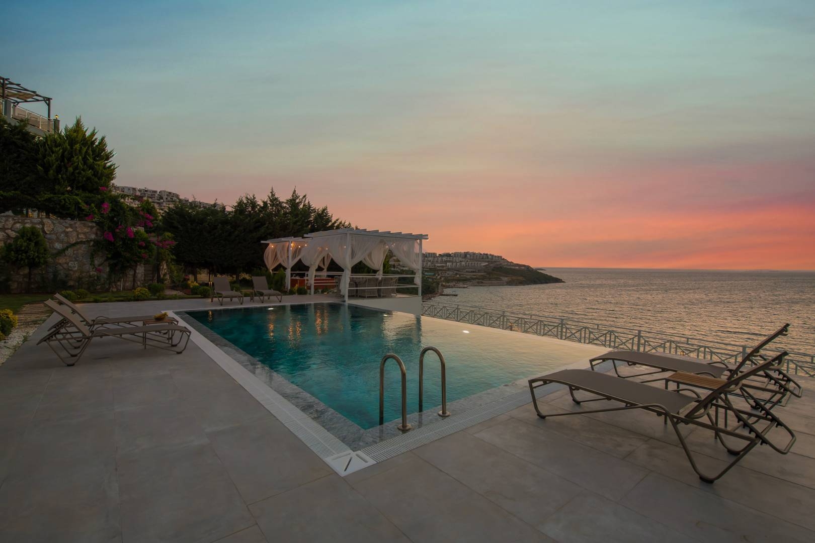 Muğla Bodrum Bölgesinde Doğa Manzaralı, Özel Havuzlu, 12 Kişilik Villa