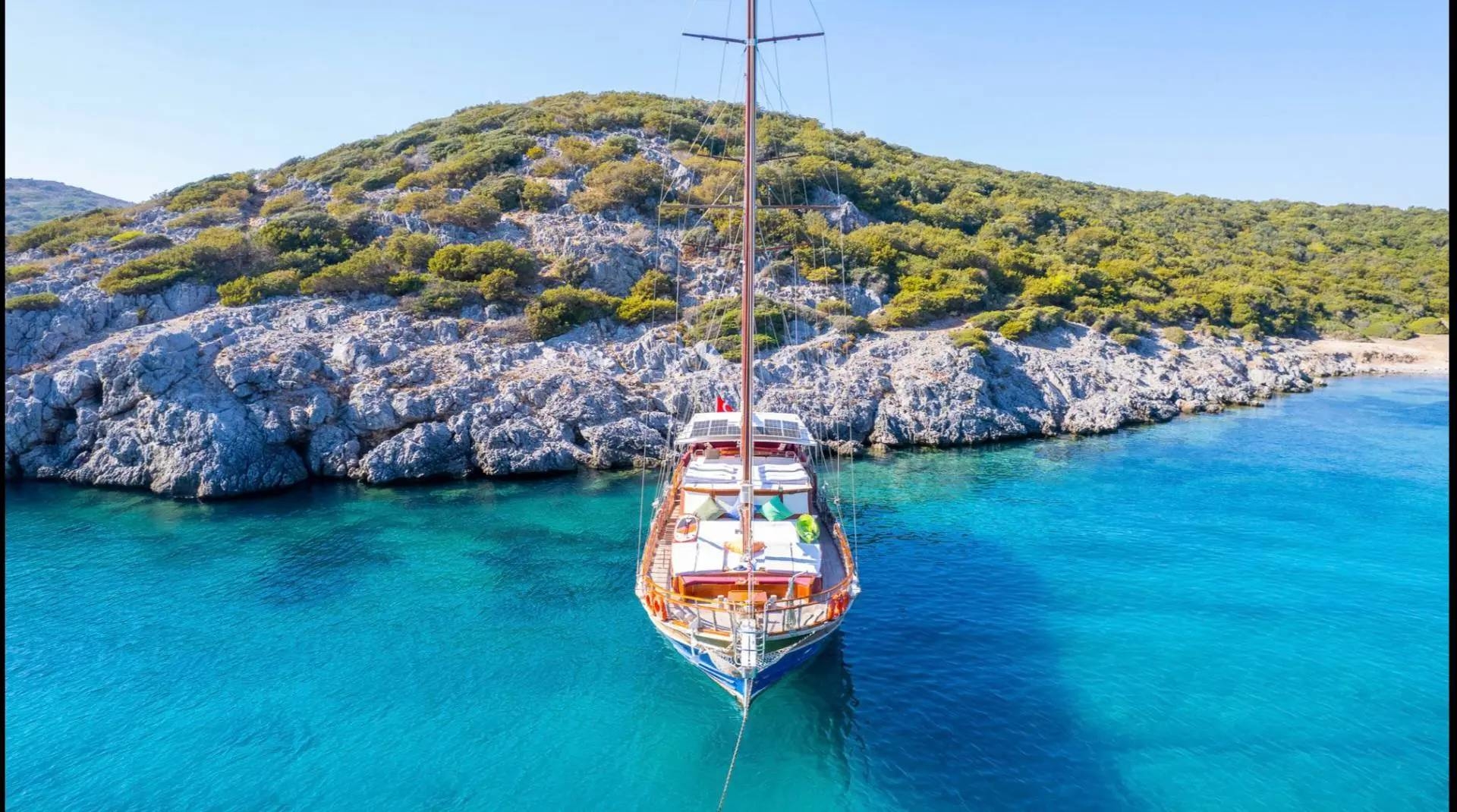 Bodrum'un Eşsiz Maviliklerinde, 22 Metre, 6 Kabinli, Kiralık Gulet