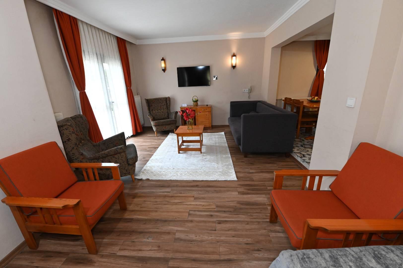 Bolu Abant'ta Tesis İçerisinde, Kapalı Ortak Havuzlu, 2+1 Villa-40755