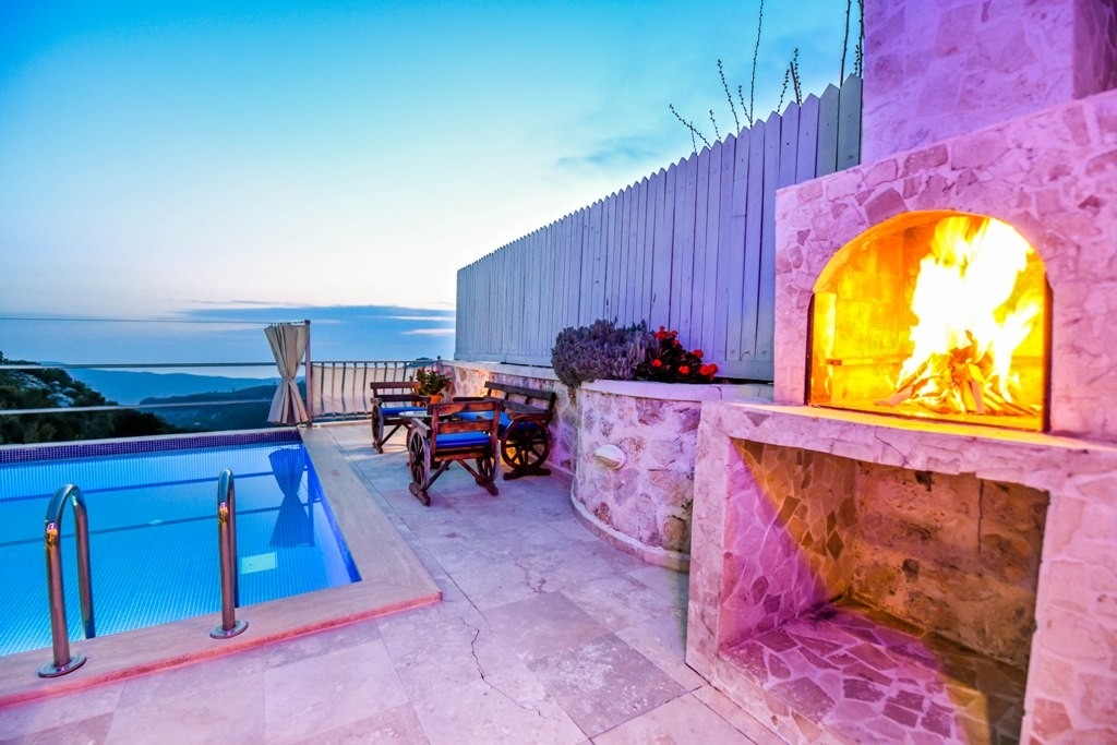 Kaş İslamlar'da Huzur Dolu Doğada, Isıtmalı Havuzlu, Modern Villa