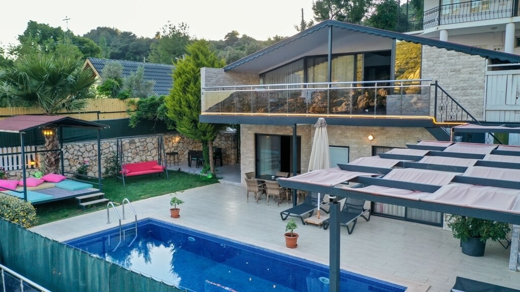 Kaş İslamlar'da Doğayla İç İçe, Özel Havuzlu, Kiralık Villa