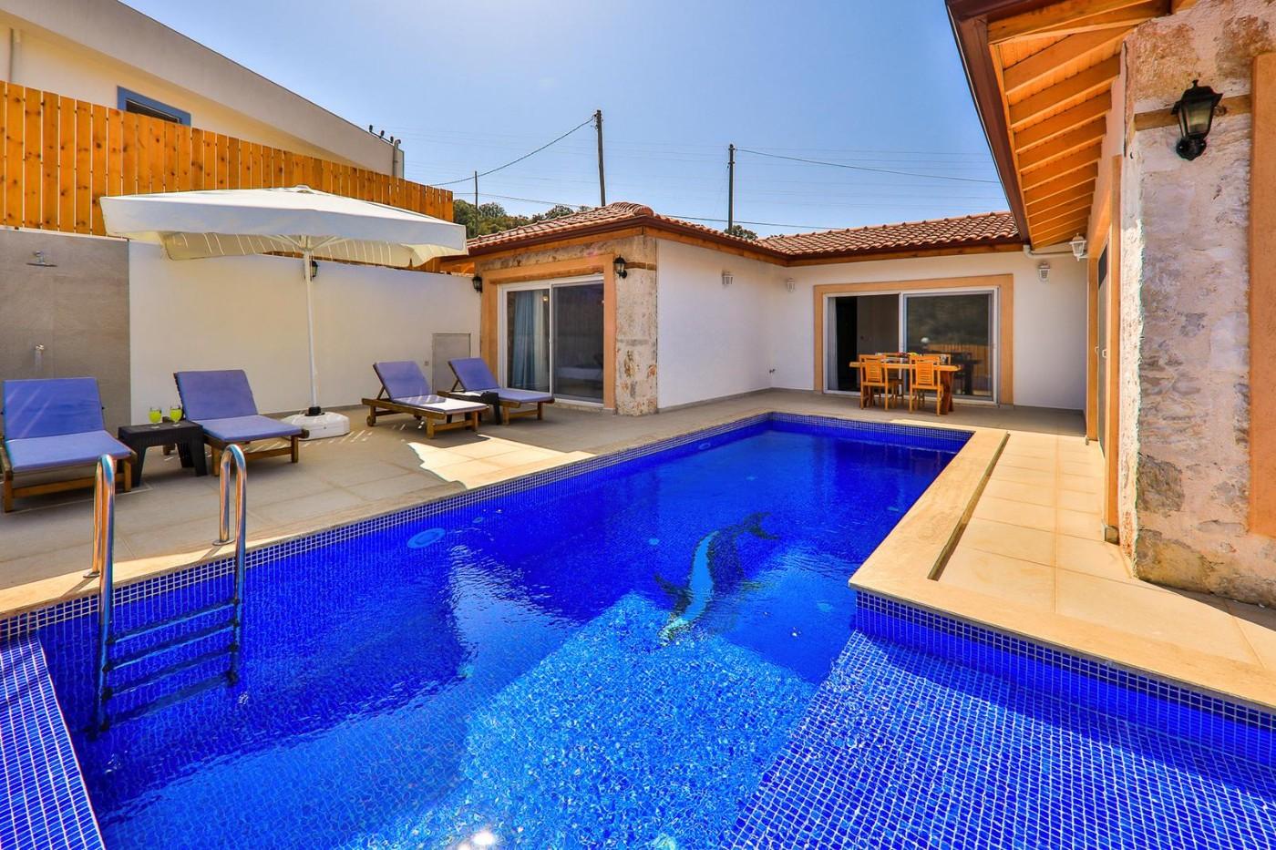 Antalya Kaş'ta Büyük Çakıl Plajına Yakın, Özel Havuzlu, Konforlu Villa-20095