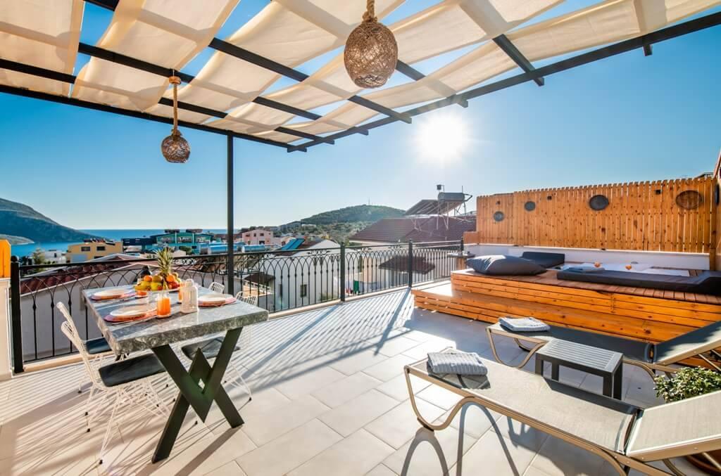 Kaş Kalkan'da Deniz Manzaralı, Çift Jakuzili, 4 Kişilik Tatil Evi-24999