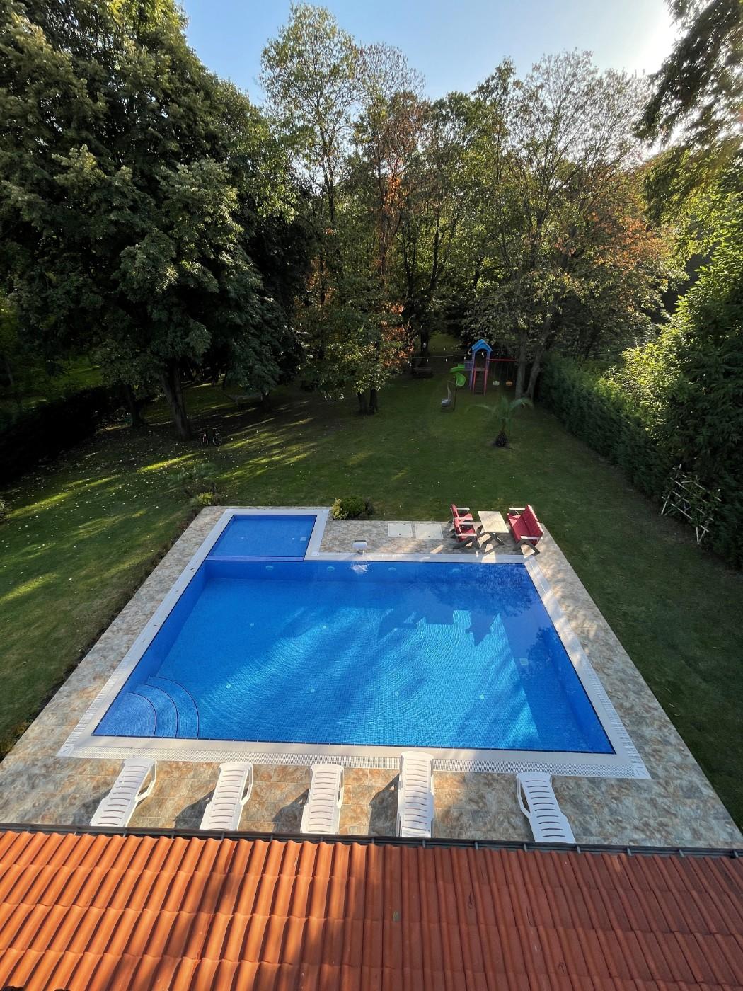 Sakarya Sapanca'da Elverişli Konumda, Özel Havuzlu, Geniş Villa-18703