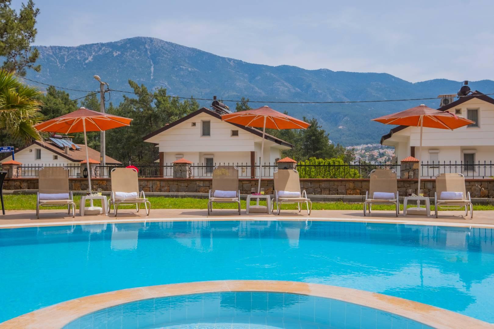 Fethiye Ölüdeniz'de Özel Havuzlu, 10 Kişilik, Lüks Tripleks Villa-13678