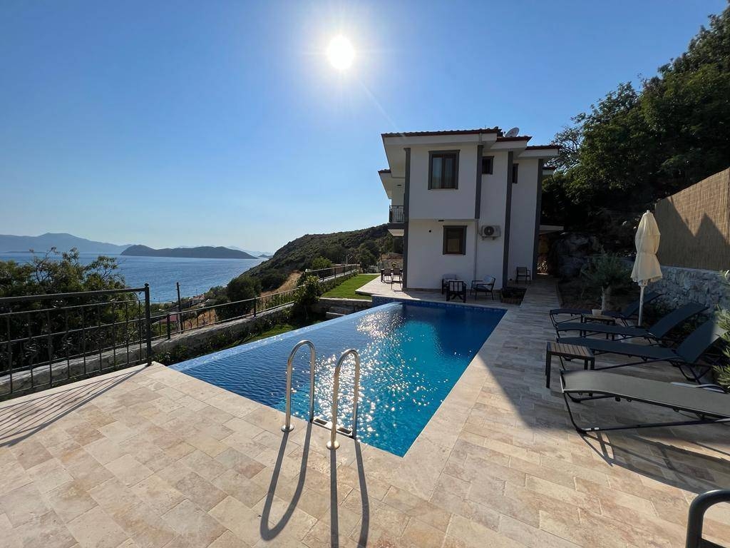 Marmaris Söğüt'te Enfes Manzaralı, Özel Havuzlu, Kiralık Villa