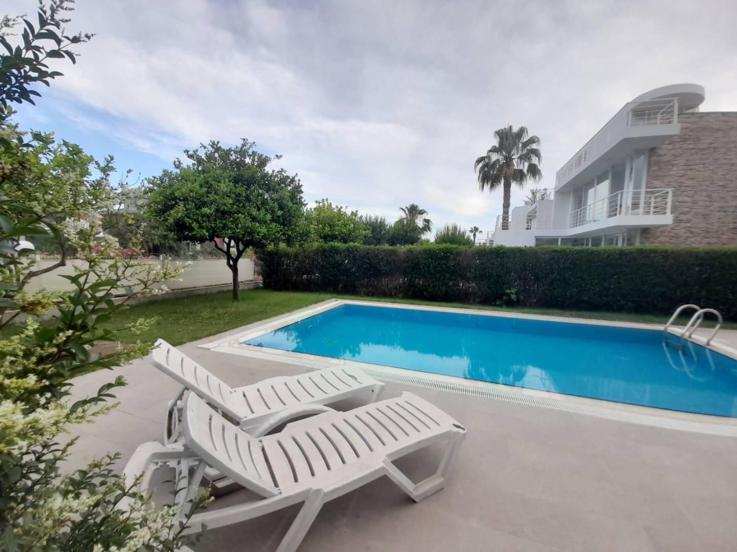 Serik Kadriye'de Modern Mimarili, Özel Havuzlu, 6 Kişilik Villa-12714