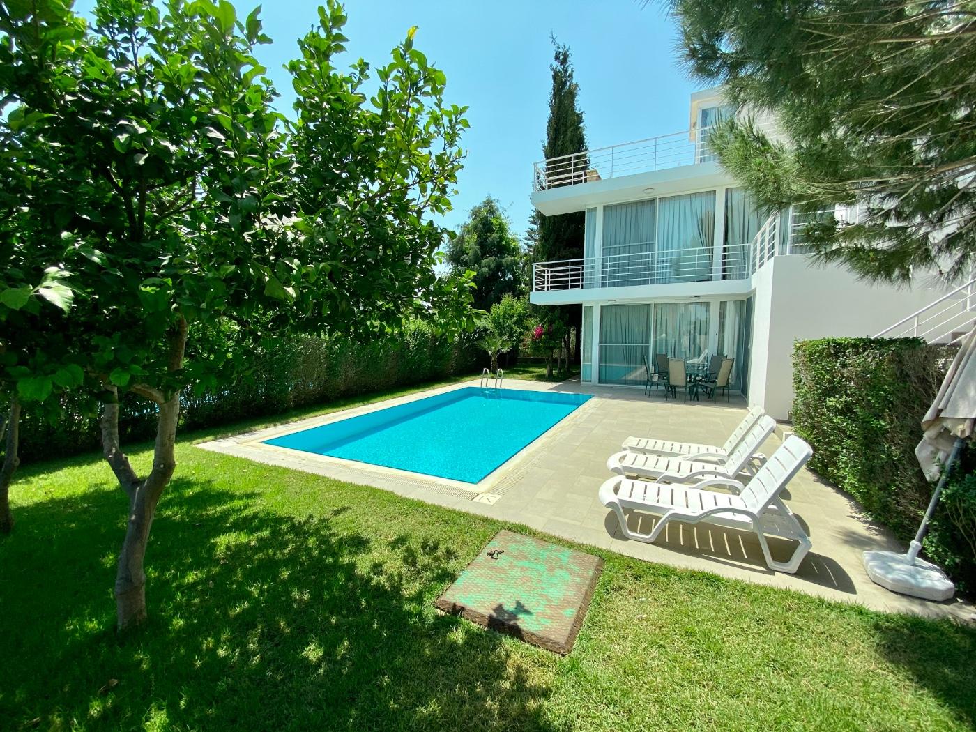 Serik Kadriye'de Denize Yakın Konumda, Özel Havuzlu, Konforlu Villa-19877